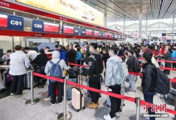 “出行热”推高机票价格 试试这些省钱妙招