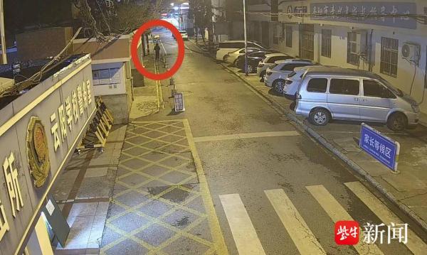 夜晚入室盗窃与女主人遭遇,男子躲进商场楼道内5小时后被抓 夜晚入室盗窃与女主人遭遇,男子躲进商场楼道内5小时后被抓