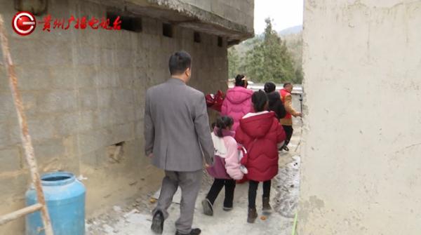 “我一直没有放弃……” 这场“迟到”的婚礼，圆了母亲的人生心愿