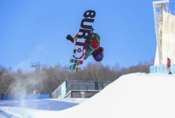 12岁单板“超新星”周苡竹，目标冬奥冠军