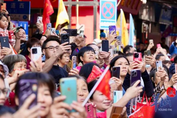 万人空巷赏飘色!广州番禺员岗村飘色巡游回归啦 万人空巷赏飘色!广州番禺员岗村飘色巡游回归啦