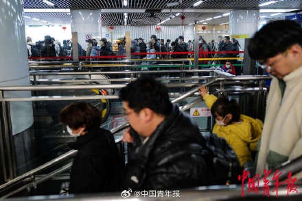 各地迎来春运返程高峰 各地迎来春运返程高峰