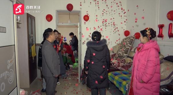 “我一直没有放弃……” 这场“迟到”的婚礼，圆了母亲的人生心愿