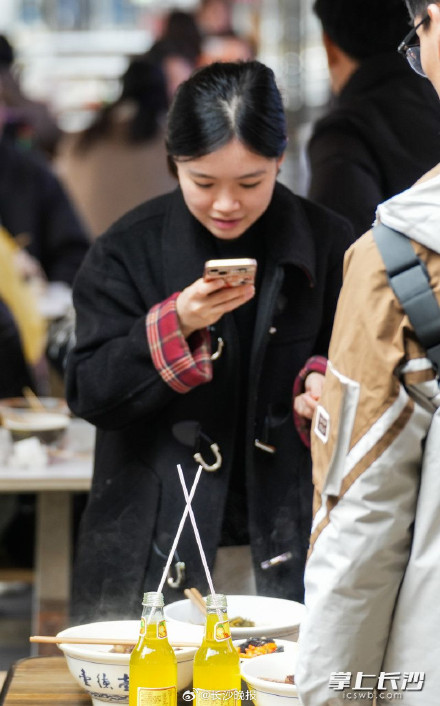 米粉街里感受长沙最美烟火气 米粉街里感受长沙最美烟火气