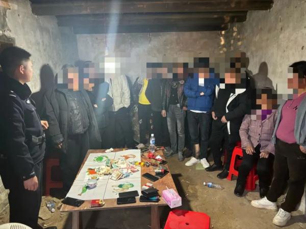 春节赌博！江西多人被带走！千万别干……