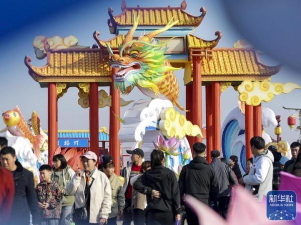 龙年古风FUN丨热闹！中国多地春节庙会年味浓