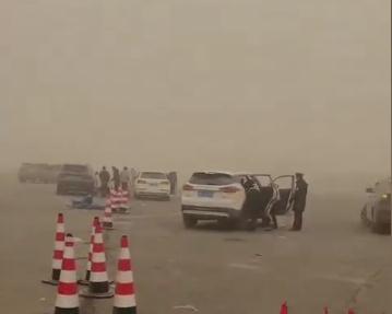 预警刷屏！多地遭遇强沙尘暴，画面曝光