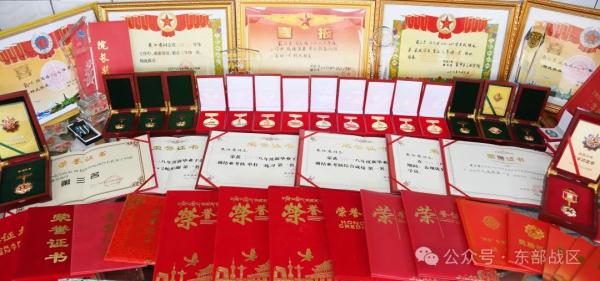 他入伍13年，荣立三等功两次、二等功一次