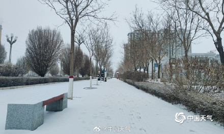甘肃玉门迎降雪 大地一片银装素裹
