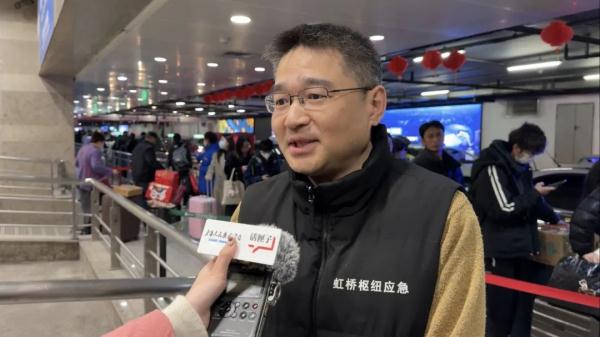 每小时突破30000人！记者直击虹桥枢纽返程客流峰值夜