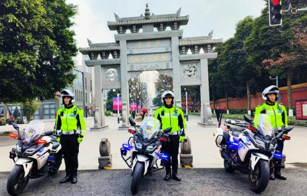 护航春运旅途！成都交警暖心安排