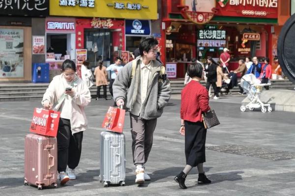 满27℃减14℃！冻雨再次降临！来长沙旅游到底咋穿衣？
