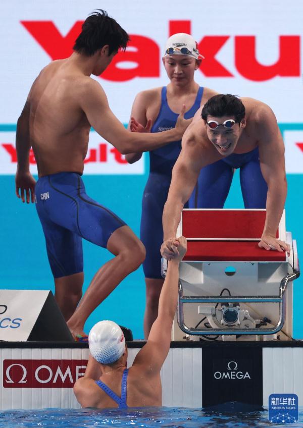 游泳世锦赛丨男女4X100米自由泳接力决赛:中国队夺冠并打破亚洲纪录 游泳世锦赛丨男女4X100米自由泳接力决赛:中国队夺冠并打破亚洲纪录
