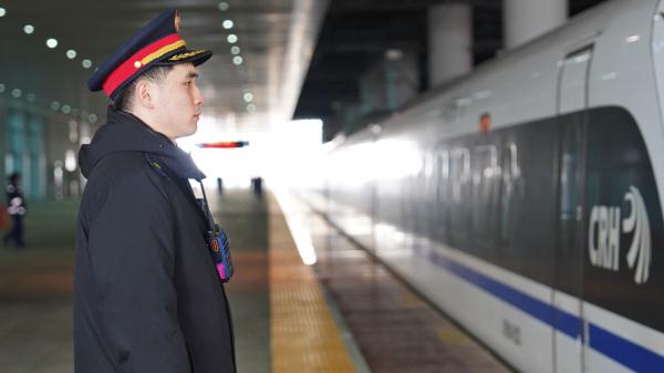 春节期间，贵阳三大铁路车站共计发送旅客99万人