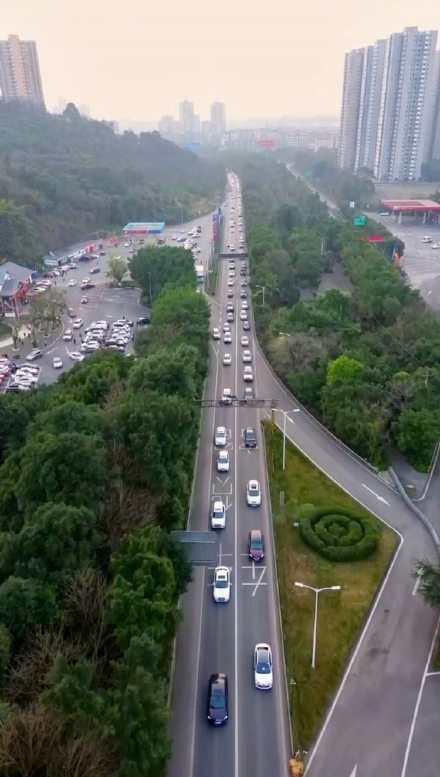 创新高！春节假期重庆高速公路单日车流量达232.18万辆次