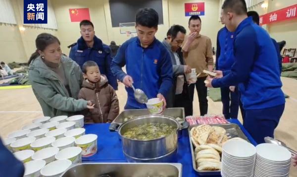 预警刷屏！多地遭遇强沙尘暴，画面曝光