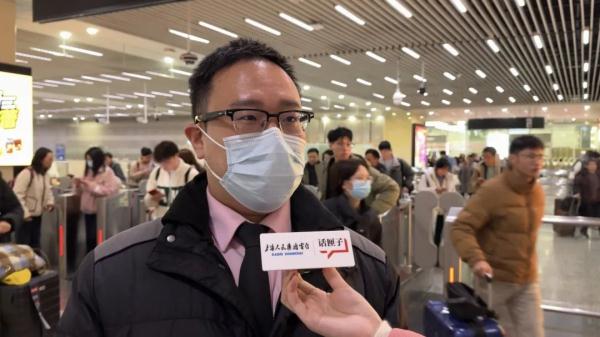 每小时突破30000人！记者直击虹桥枢纽返程客流峰值夜