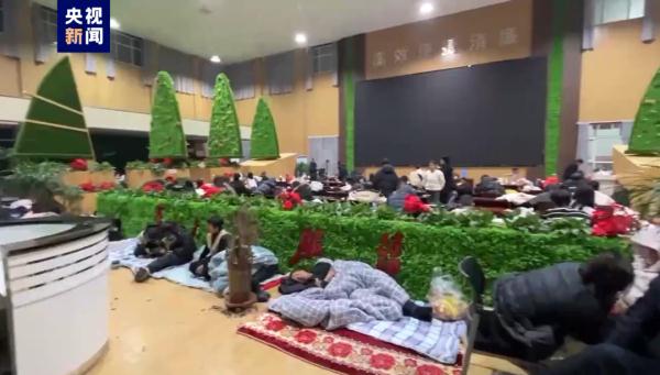 超4万旅客滞留，一地启动应急响应！寒潮橙色预警发布，北京今晚大风降温