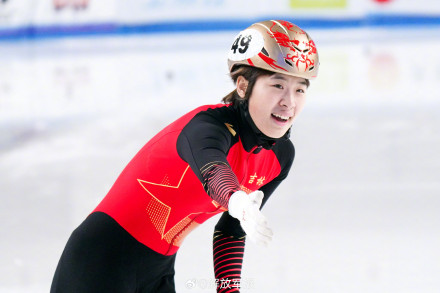 “十四冬”短道速滑:孙龙、张楚桐500米夺冠 “十四冬”短道速滑:孙龙、张楚桐500米夺冠