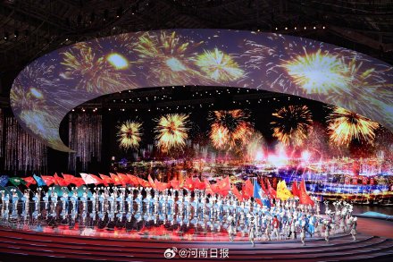 点燃冰雪激情绽放中国梦想：第十四届全国冬季运动会开幕