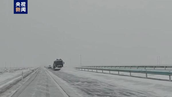 预警刷屏！多地遭遇强沙尘暴，画面曝光