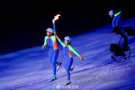 点燃冰雪激情绽放中国梦想：第十四届全国冬季运动会开幕