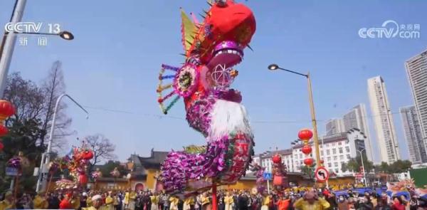 各地庙会、灯展轮番上演 中国传统非遗文化让年味儿更浓