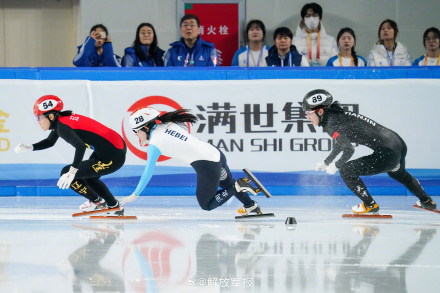 “十四冬”短道速滑:孙龙、张楚桐500米夺冠 “十四冬”短道速滑:孙龙、张楚桐500米夺冠