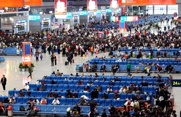 春节期间，贵阳三大铁路车站共计发送旅客99万人