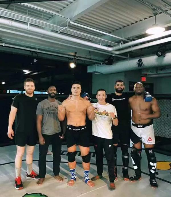 一鸣惊人!他101秒K.O对手,年仅25岁,赛后回应更燃…… 一鸣惊人!他101秒K.O对手,年仅25岁,赛后回应更燃……