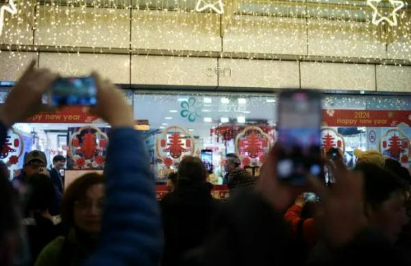 上海六百正式闭店,重建后地上局部十层、地下三层,未来可期! 上海六百正式闭店,重建后地上局部十层、地下三层,未来可期!