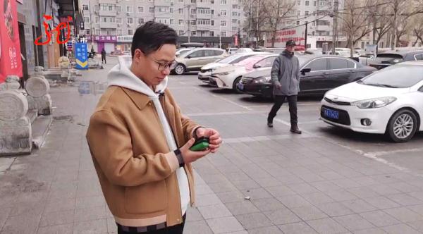 男子借共享充电宝,却咋也还不了!客服回应 男子借共享充电宝,却咋也还不了!客服回应