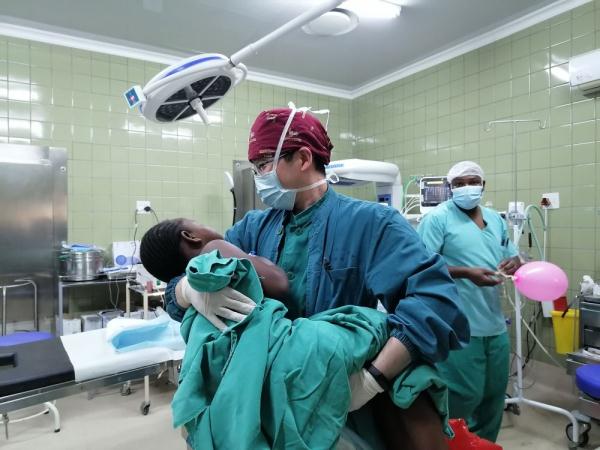 去“醉”需要的地方：武汉同科室4位麻醉医生接力援非