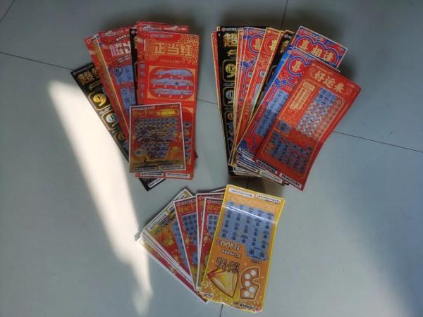 男子连续11天刮刮乐兑奖!彩票店老板娘报警 男子连续11天刮刮乐兑奖!彩票店老板娘报警