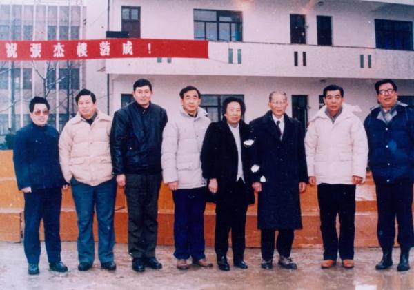 痛别！知名浙商凌晨离世