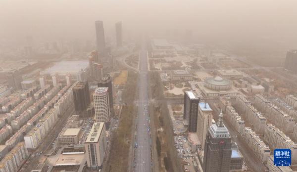 宁夏多地出现沙尘暴天气 宁夏多地出现沙尘暴天气