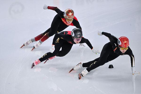 全冬会丨赵元微夺得短道速滑公开组女子1000米冠军