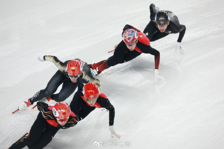 短道速滑男子5000米接力赛吉林队夺冠