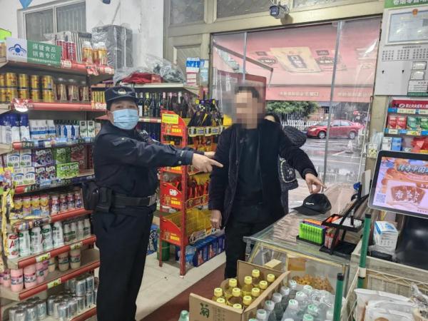 男子连续11天刮刮乐兑奖!彩票店老板娘报警 男子连续11天刮刮乐兑奖!彩票店老板娘报警