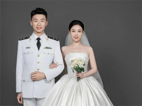 恭喜!他们结婚了 恭喜!他们结婚了