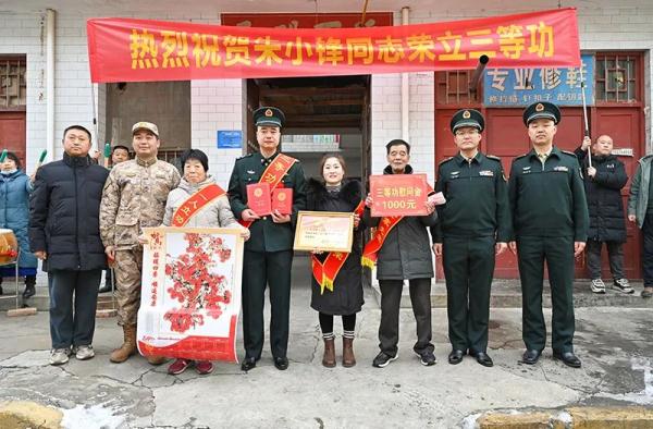 鞭炮响，喜报到！乡亲们一起来“沾喜气”！