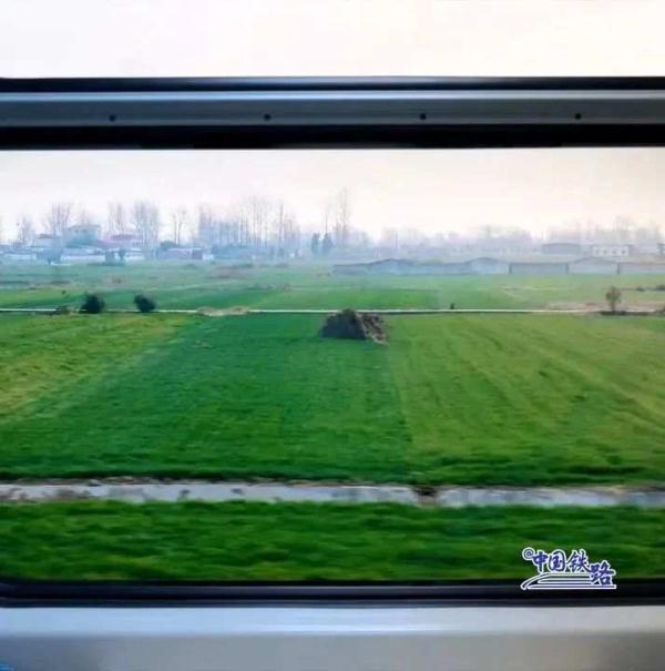 乘务员绘制列车美景时刻表，请查收！