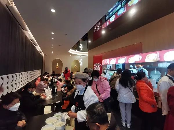 上海这家老字号,一天卖出7万只汤团!还有这些店,每一家都不会踩雷 上海这家老字号,一天卖出7万只汤团!还有这些店,每一家都不会踩雷