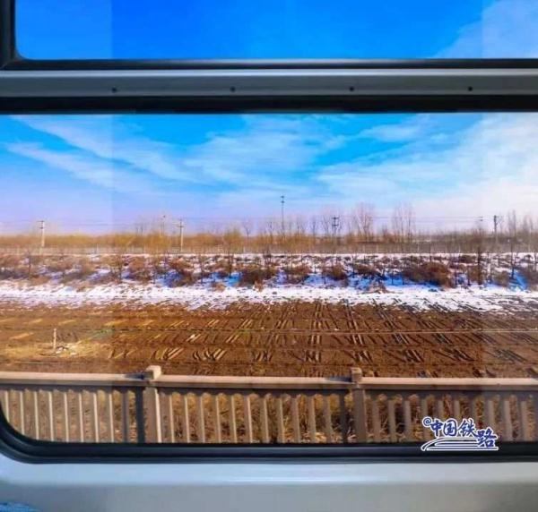 乘务员绘制列车美景时刻表，请查收！