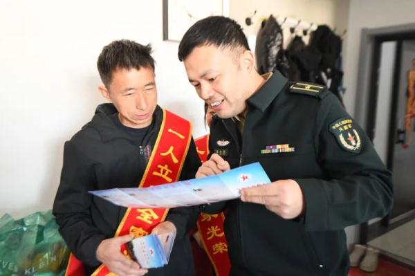 鞭炮响，喜报到！乡亲们一起来“沾喜气”！