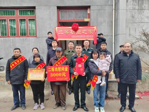 鞭炮响，喜报到！乡亲们一起来“沾喜气”！