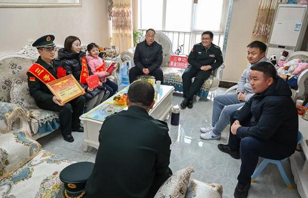 鞭炮响，喜报到！乡亲们一起来“沾喜气”！