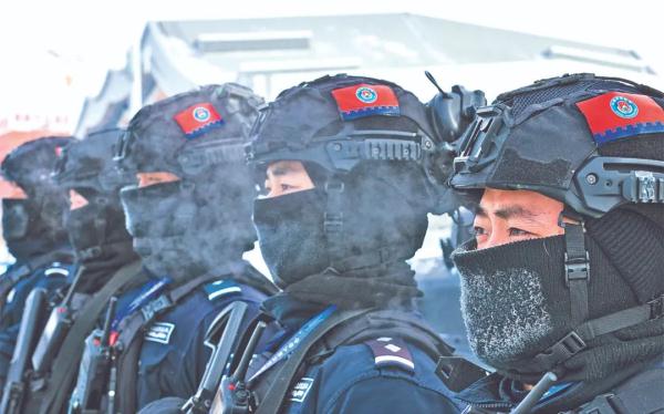 震撼!直击巴尔虎突击队的硬核守护→ 震撼!直击巴尔虎突击队的硬核守护→