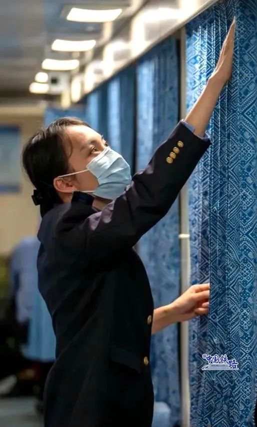 乘务员绘制列车美景时刻表，请查收！