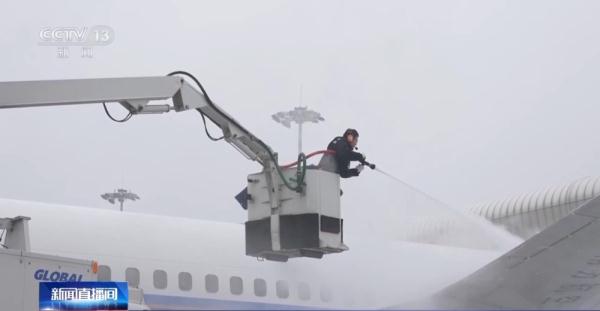 受持续性降雪天气影响 全国封闭路段50个 关闭收费站527个 受持续性降雪天气影响 全国封闭路段50个 关闭收费站527个